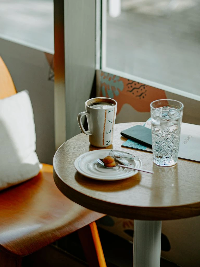 Iced oat milk latte and cold brew coffee